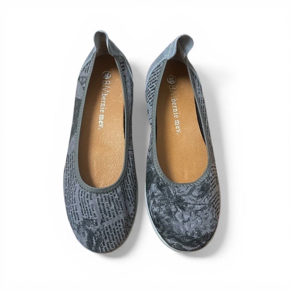Bernie Mev Newsprint Graphic Ballet Comfort Flats Shoes US 7 Casual Chic